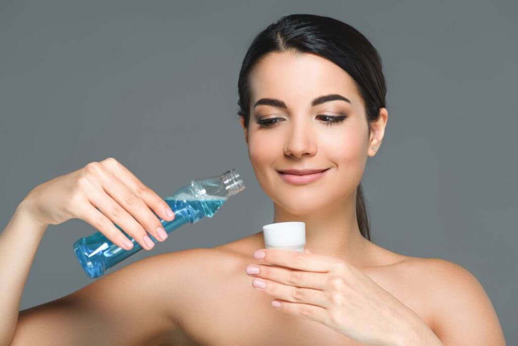 Diese 4 Hilfsmittel helfen dir bei der täglichen Mundhygiene