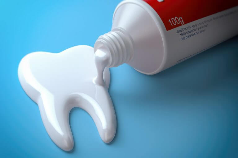 Wie wirksam ist Zahnpasta ohne Fluorid