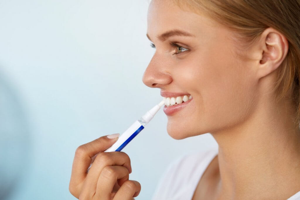 Zahnaufhellung – Wie funktionieren Whitening Pens